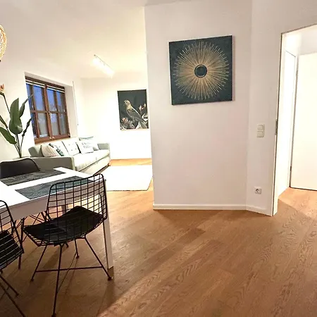 Appartement Perfekt Fuer 4! Kueche Netflix Nespresso Wlan Augsburg